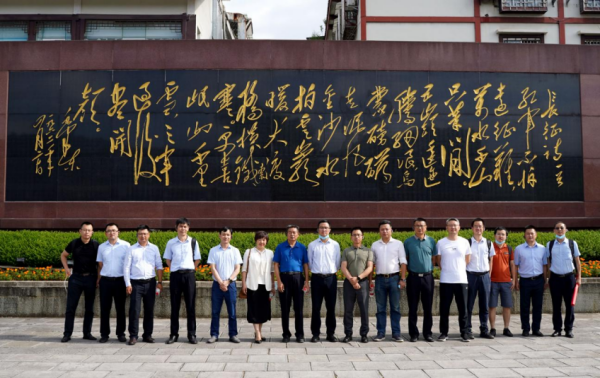 森林舞会官网-追求康健,你我一起生长